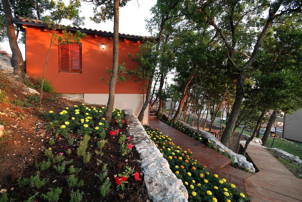 Harmonia Bungalows & Pool Sveti Stefan Room photo