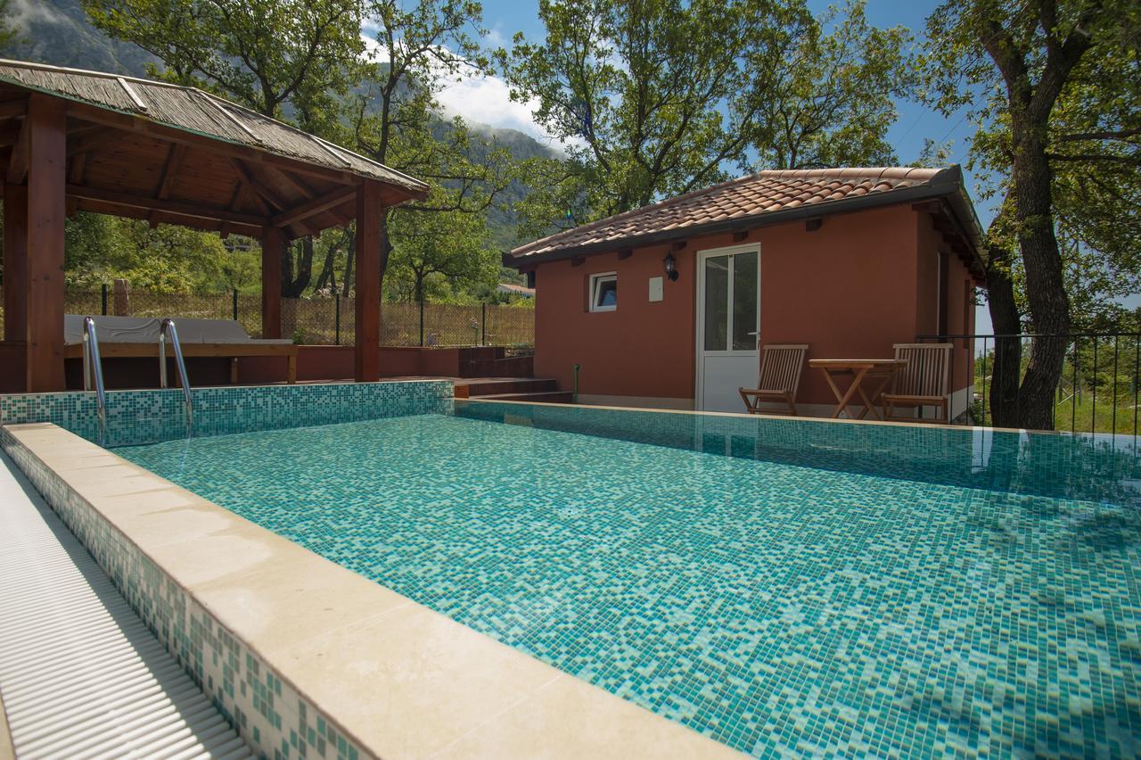 Harmonia Bungalows & Pool Sveti Stefan Exterior photo