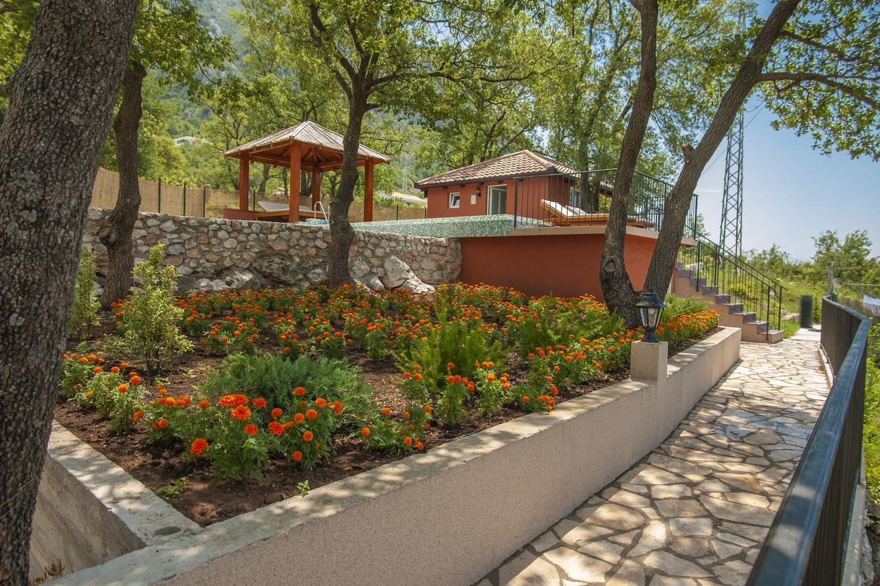 Harmonia Bungalows & Pool Sveti Stefan Exterior photo