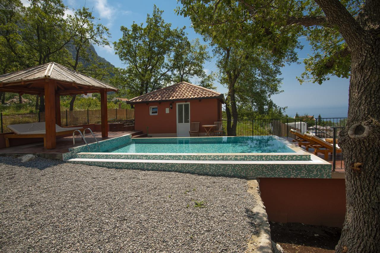 Harmonia Bungalows & Pool Sveti Stefan Exterior photo