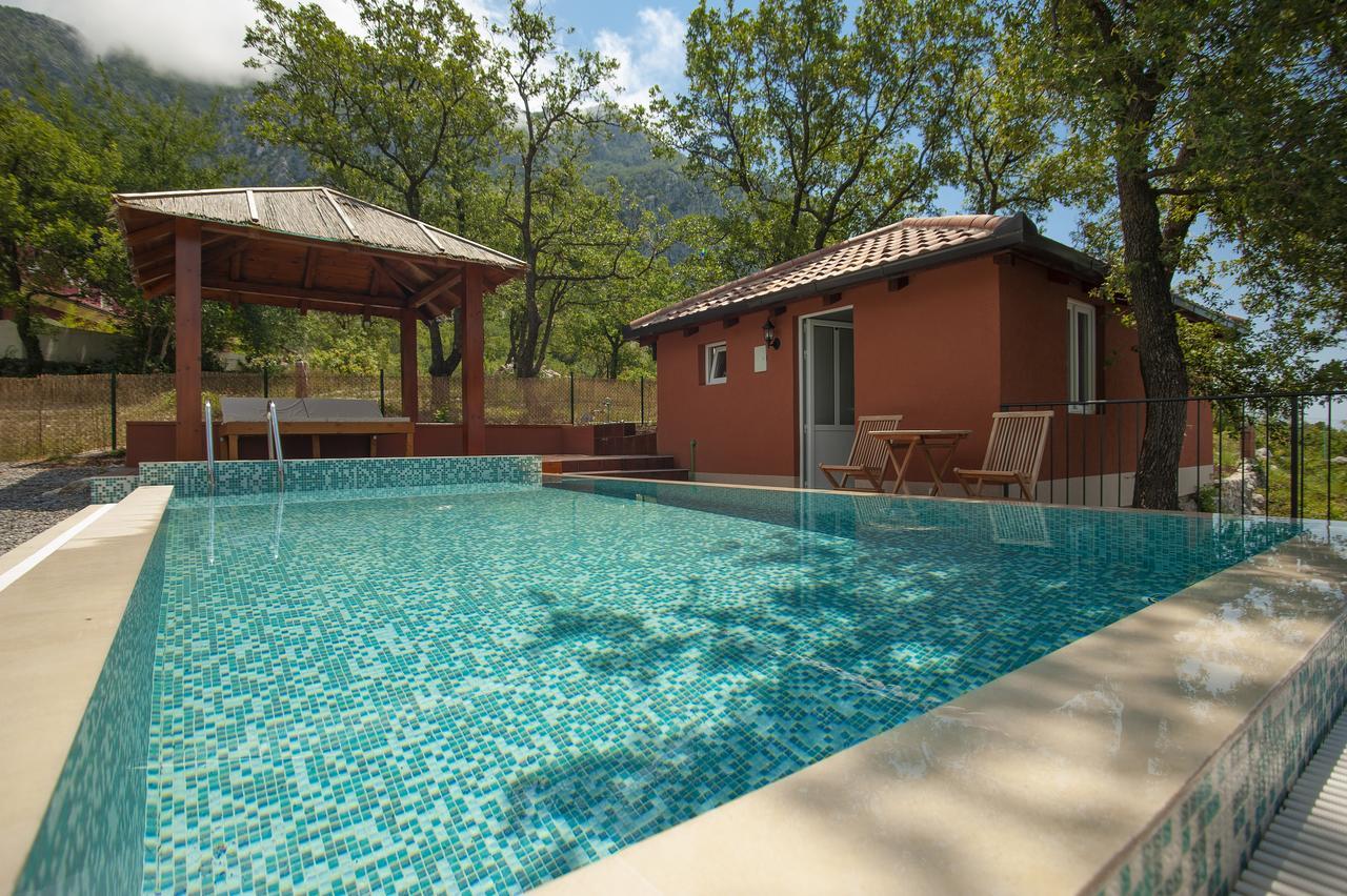 Harmonia Bungalows & Pool Sveti Stefan Exterior photo